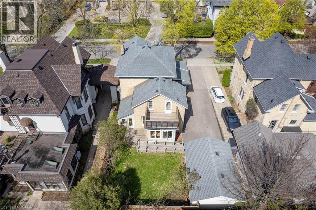 25 AHRENS Street W, Kitchener, Ontario, N2H4B6 — Photo 23