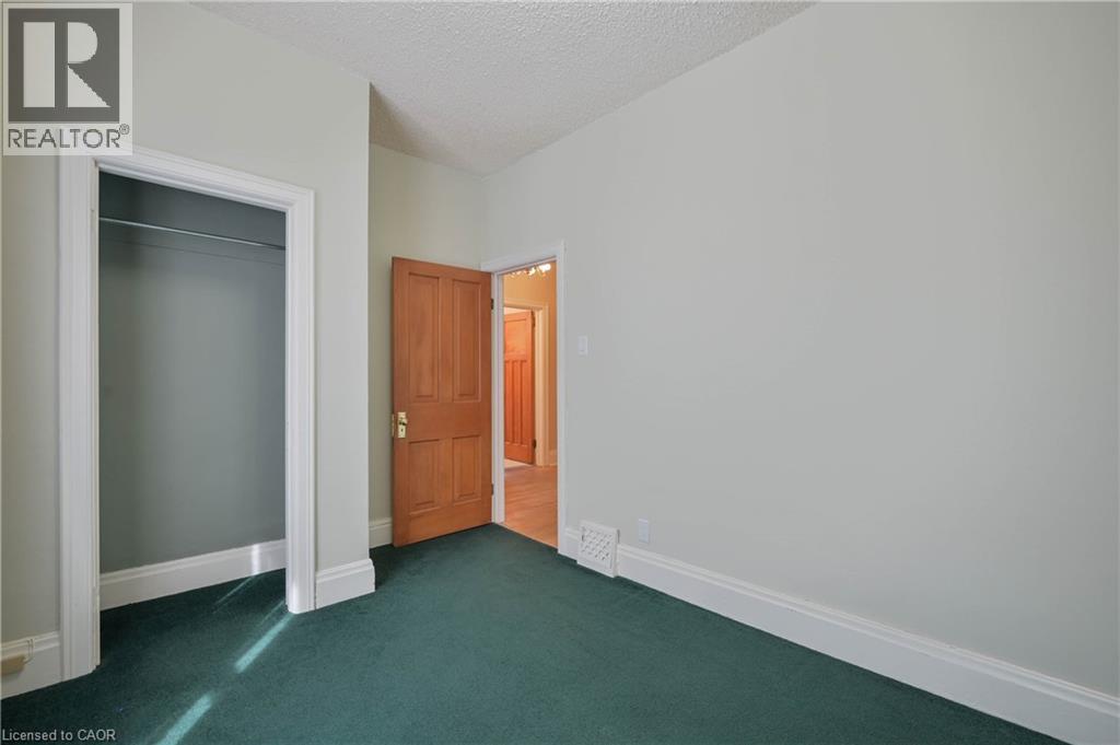 25 AHRENS Street W, Kitchener, Ontario, N2H4B6 — Photo 9