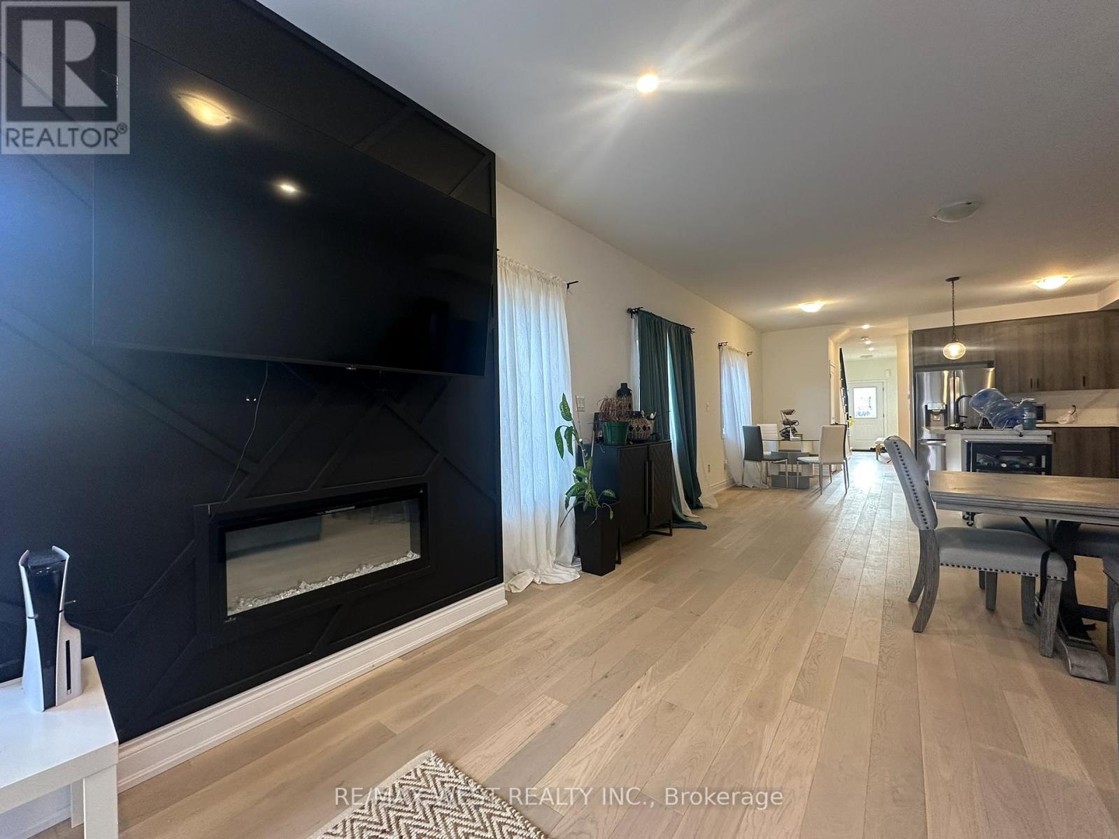 131 GUELPH STREET - 3