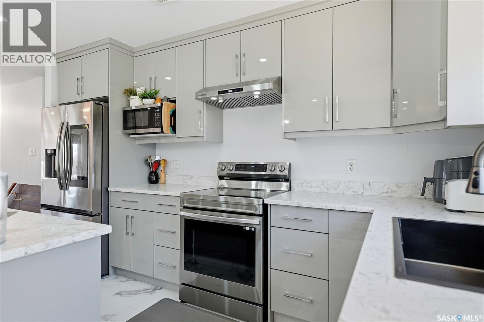 408 L AVENUE N - 6