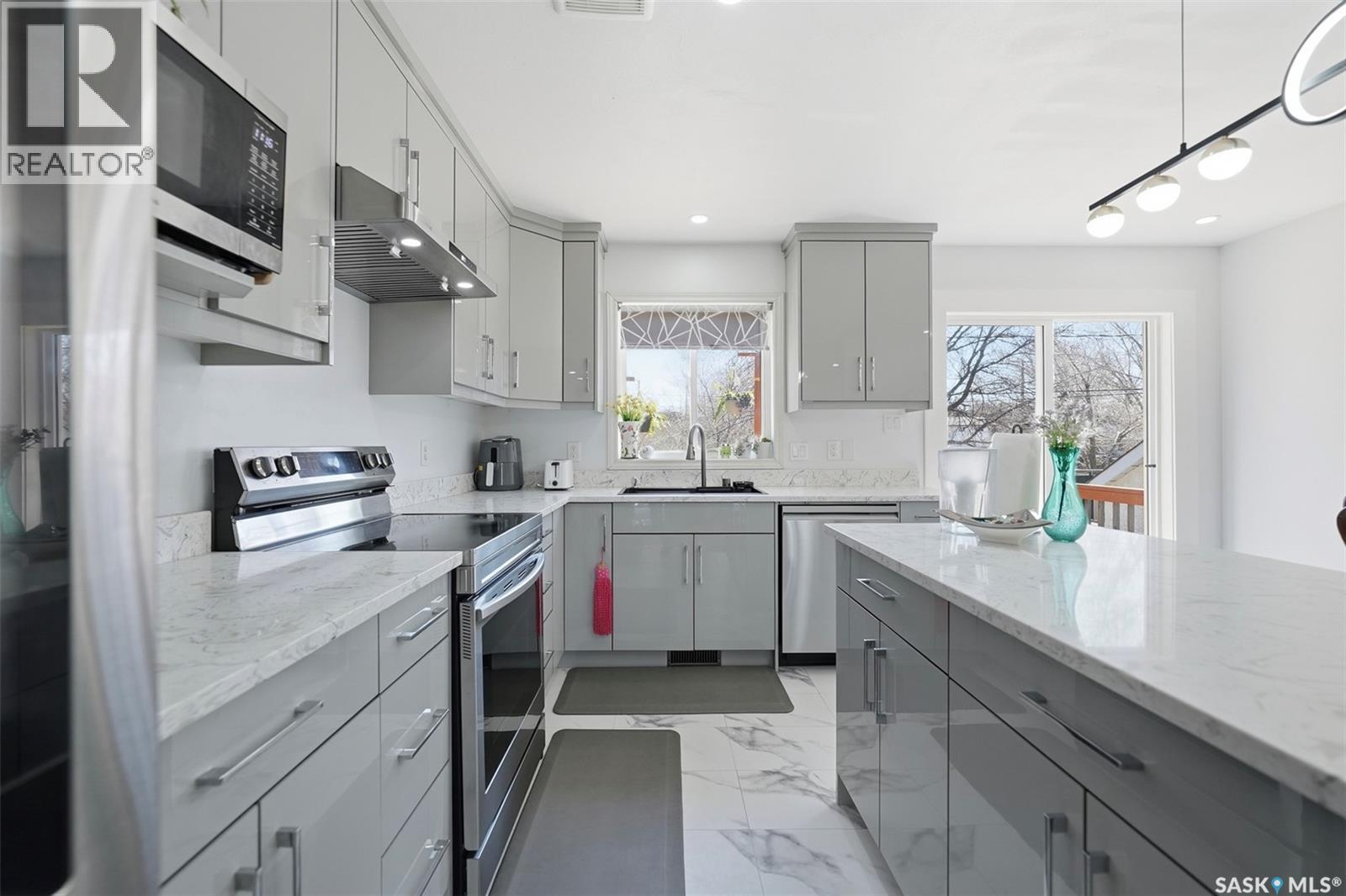 408 L AVENUE N - 7