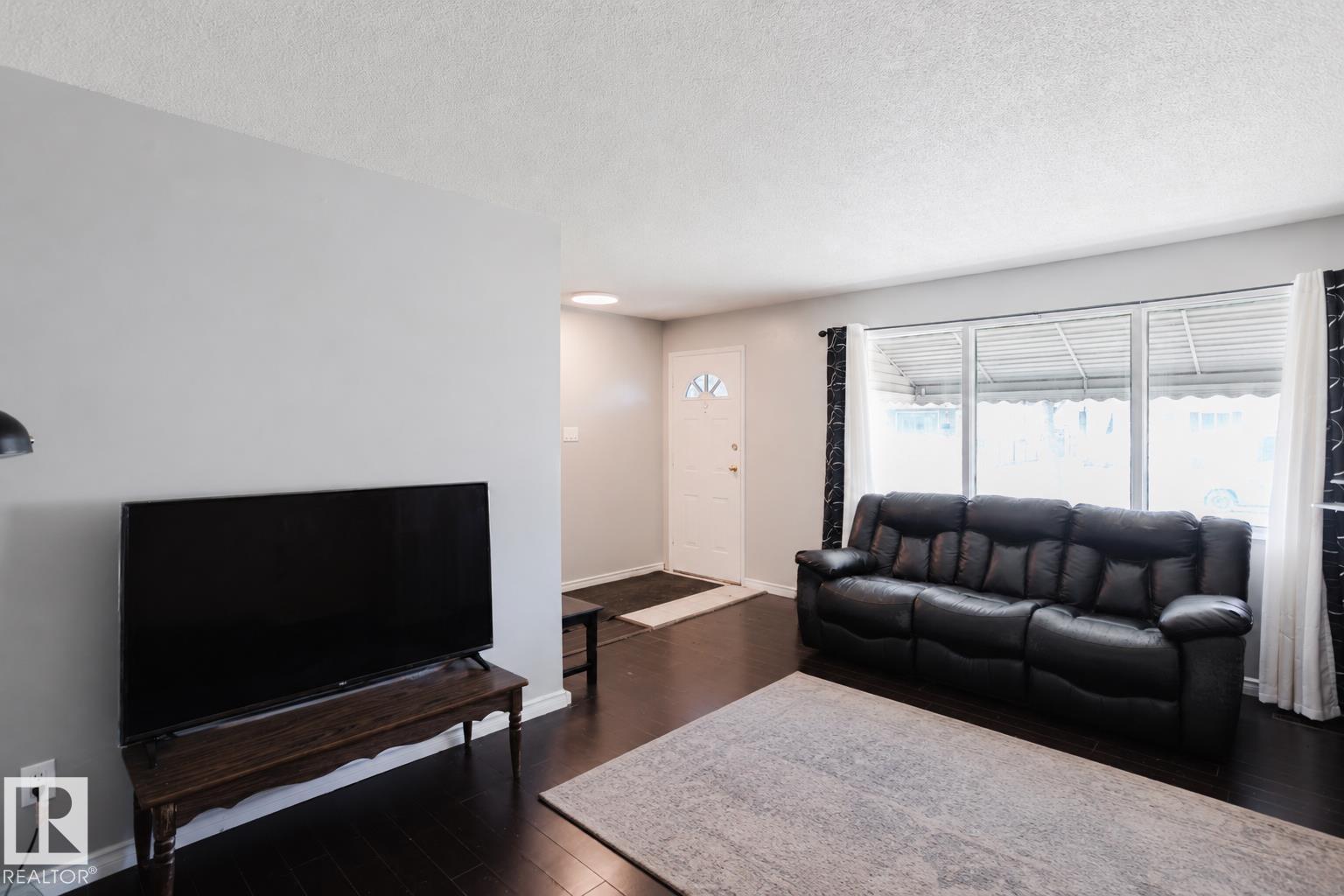 10325 152 ST NW, Edmonton