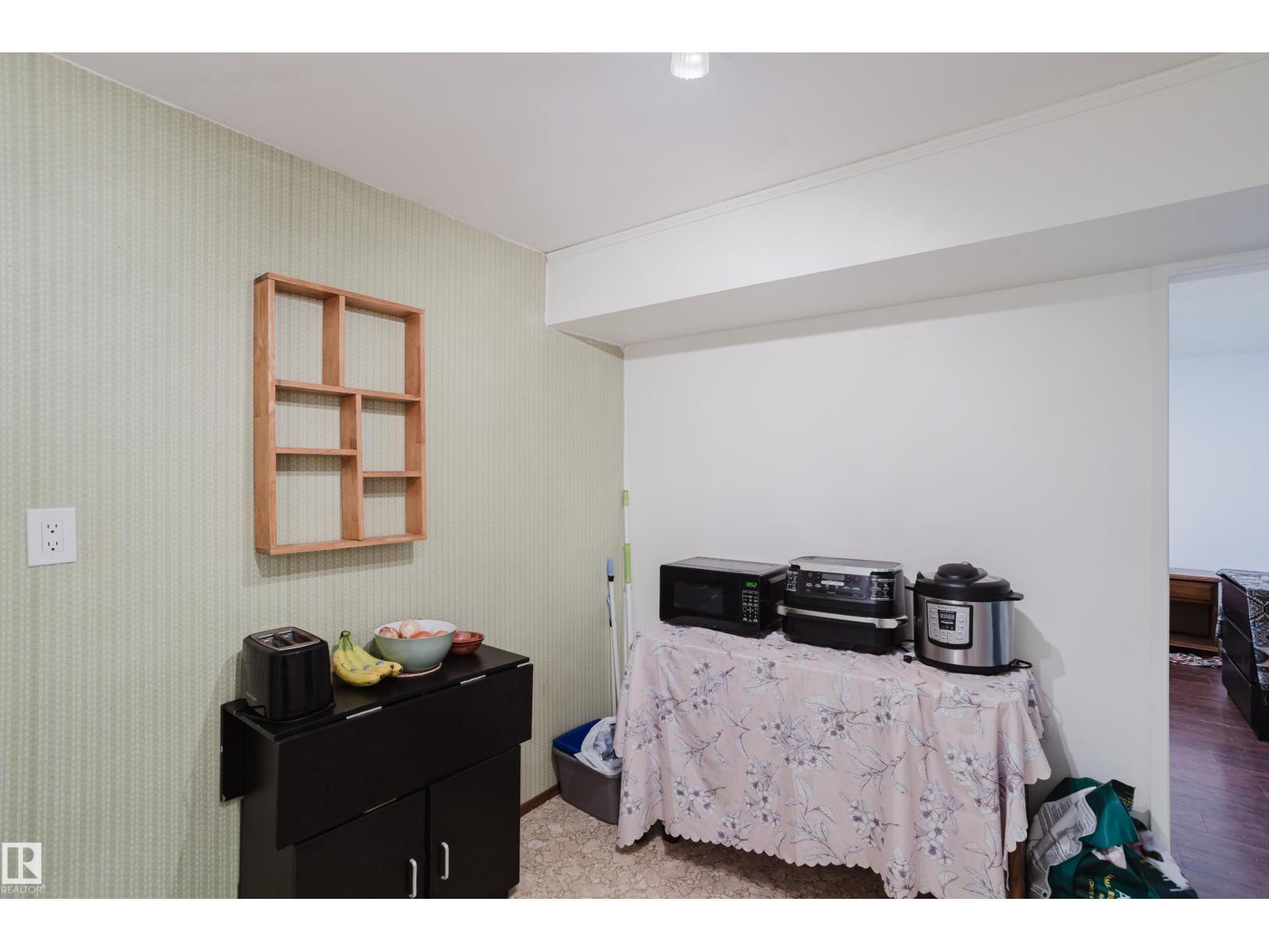 10325 152 ST NW, Edmonton