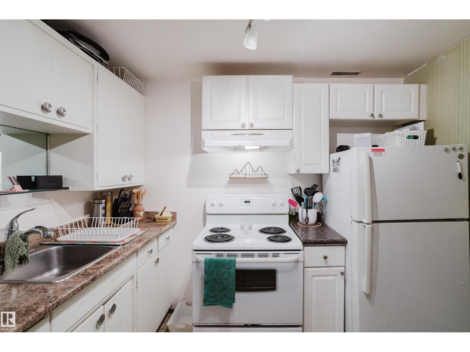 10325 152 ST NW, Edmonton