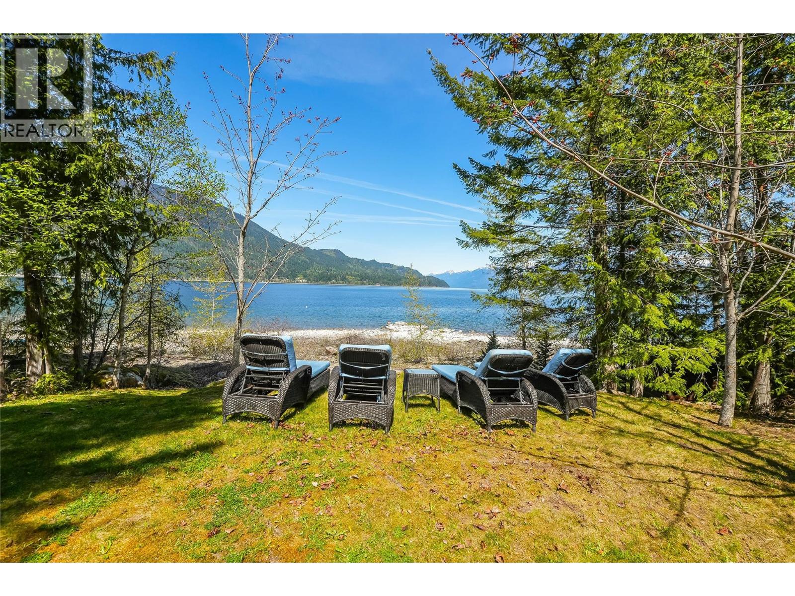 271 Kootenay Lake Road