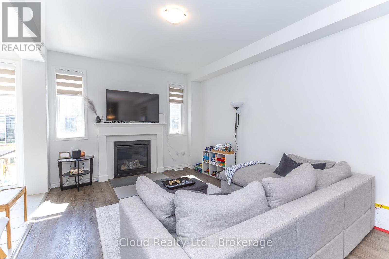 302 CALLA POINT - 9