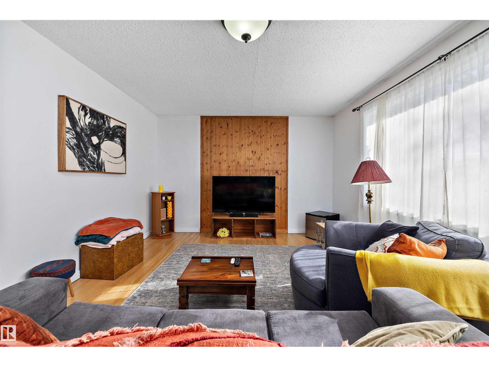 11607 141 ST NW - 8