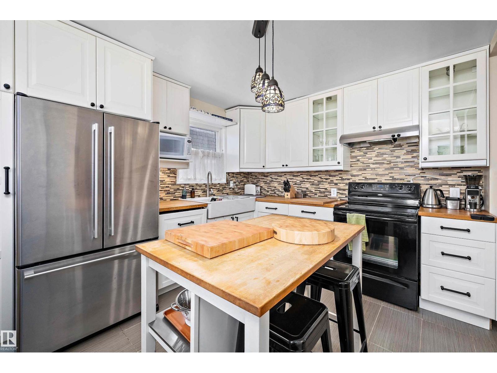 11607 141 ST NW - 13