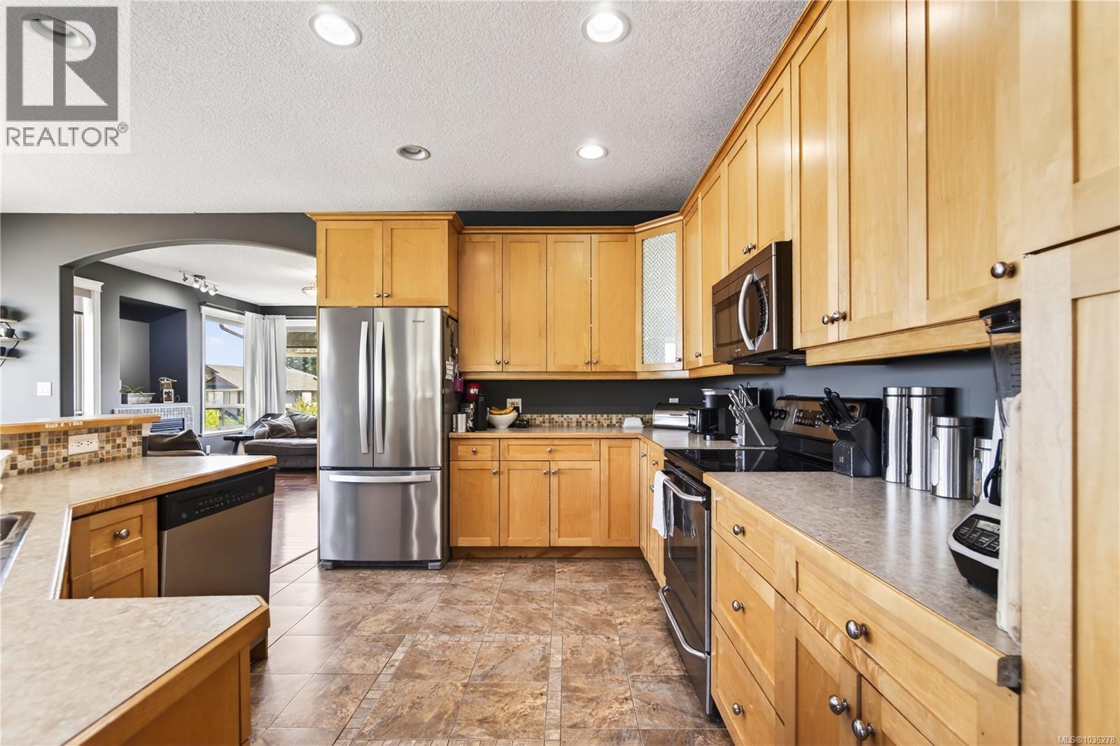 6596 Kestrel Cres - 22