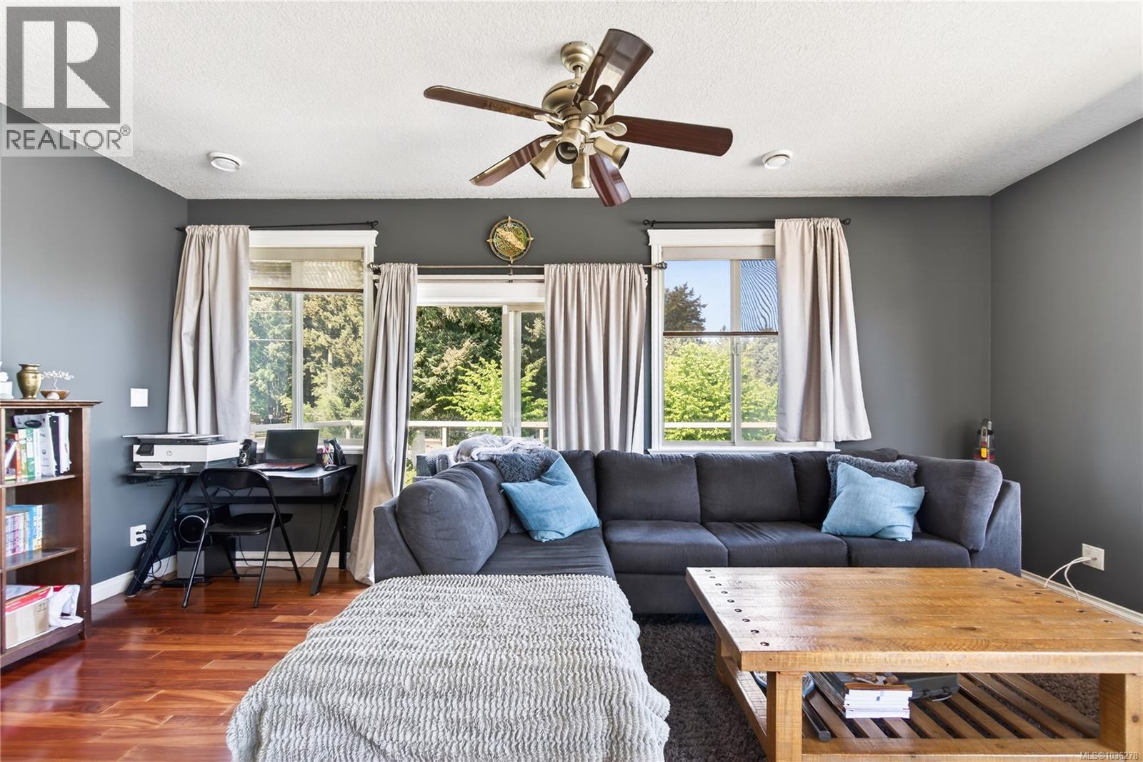 6596 Kestrel Cres - 25