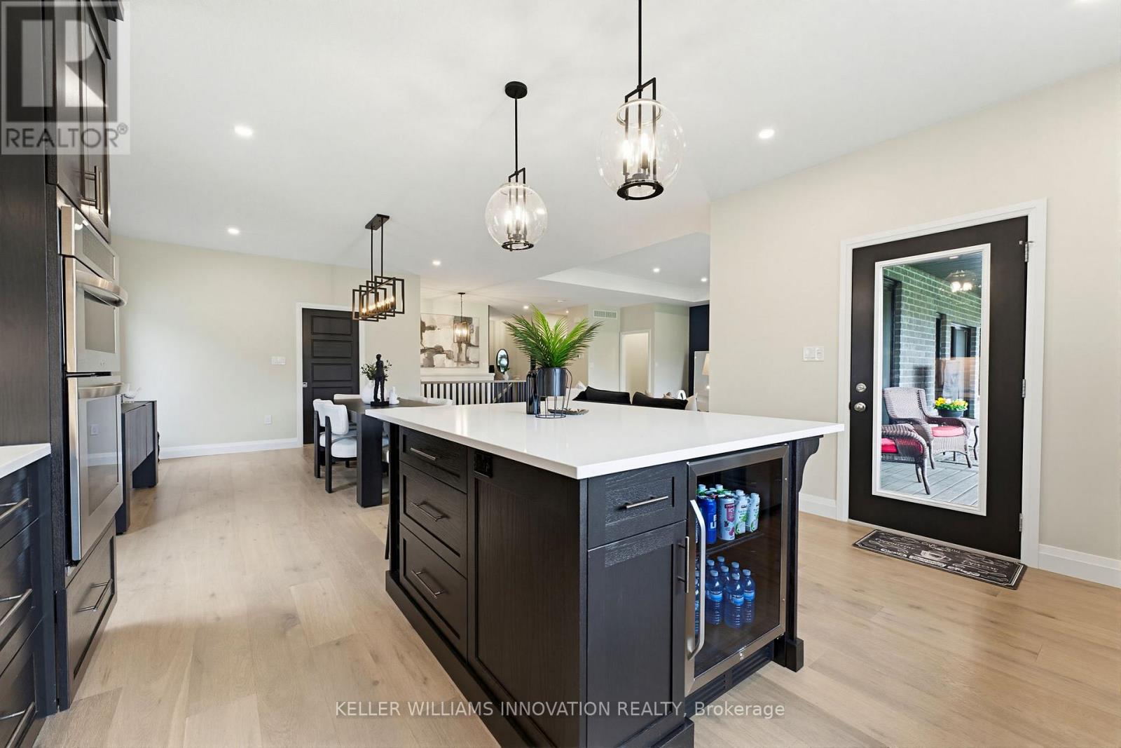 37 GILMER CRESCENT - 17