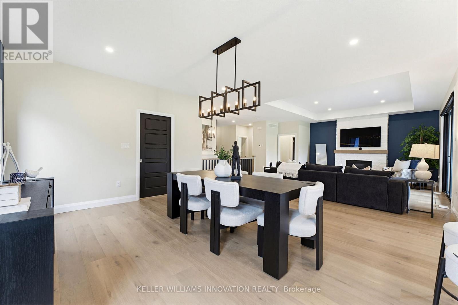 37 GILMER CRESCENT - 19