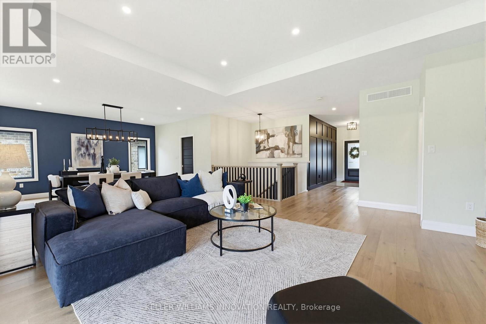 37 GILMER CRESCENT - 21