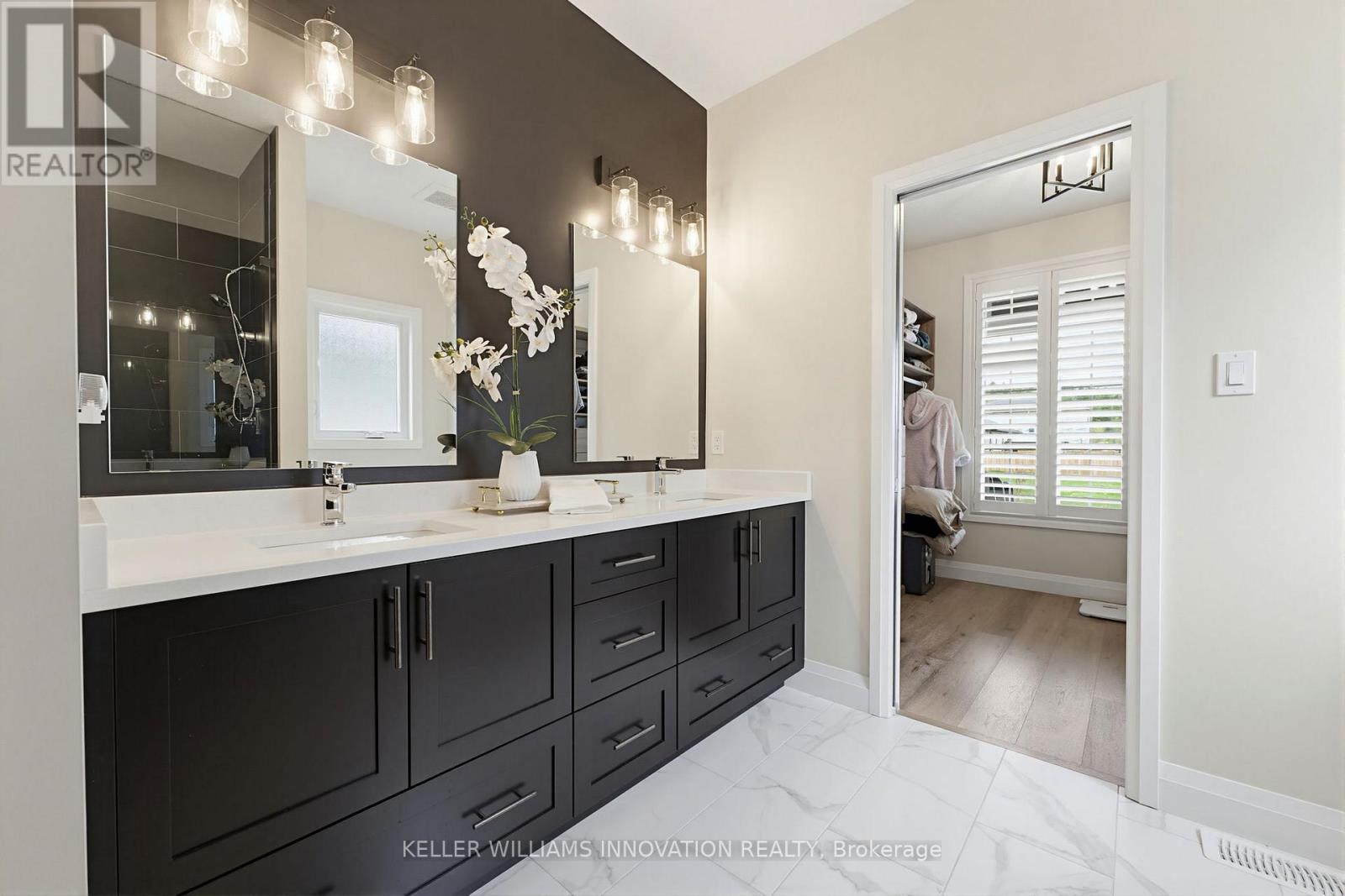 37 GILMER CRESCENT - 24