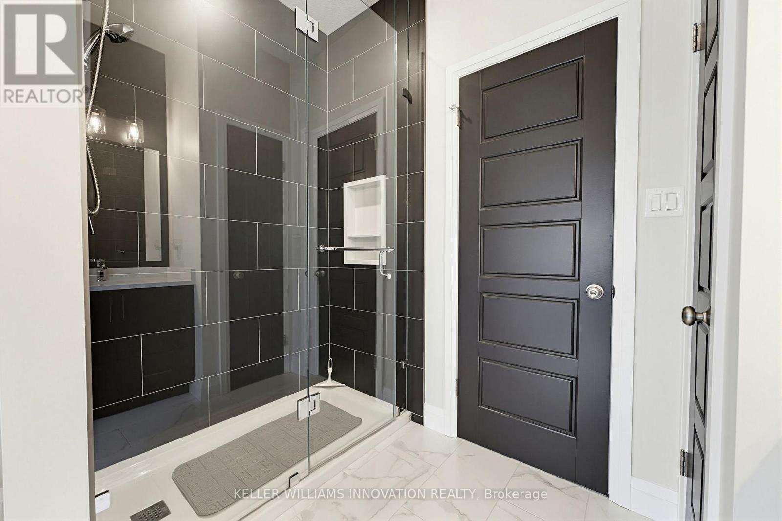 37 GILMER CRESCENT - 25
