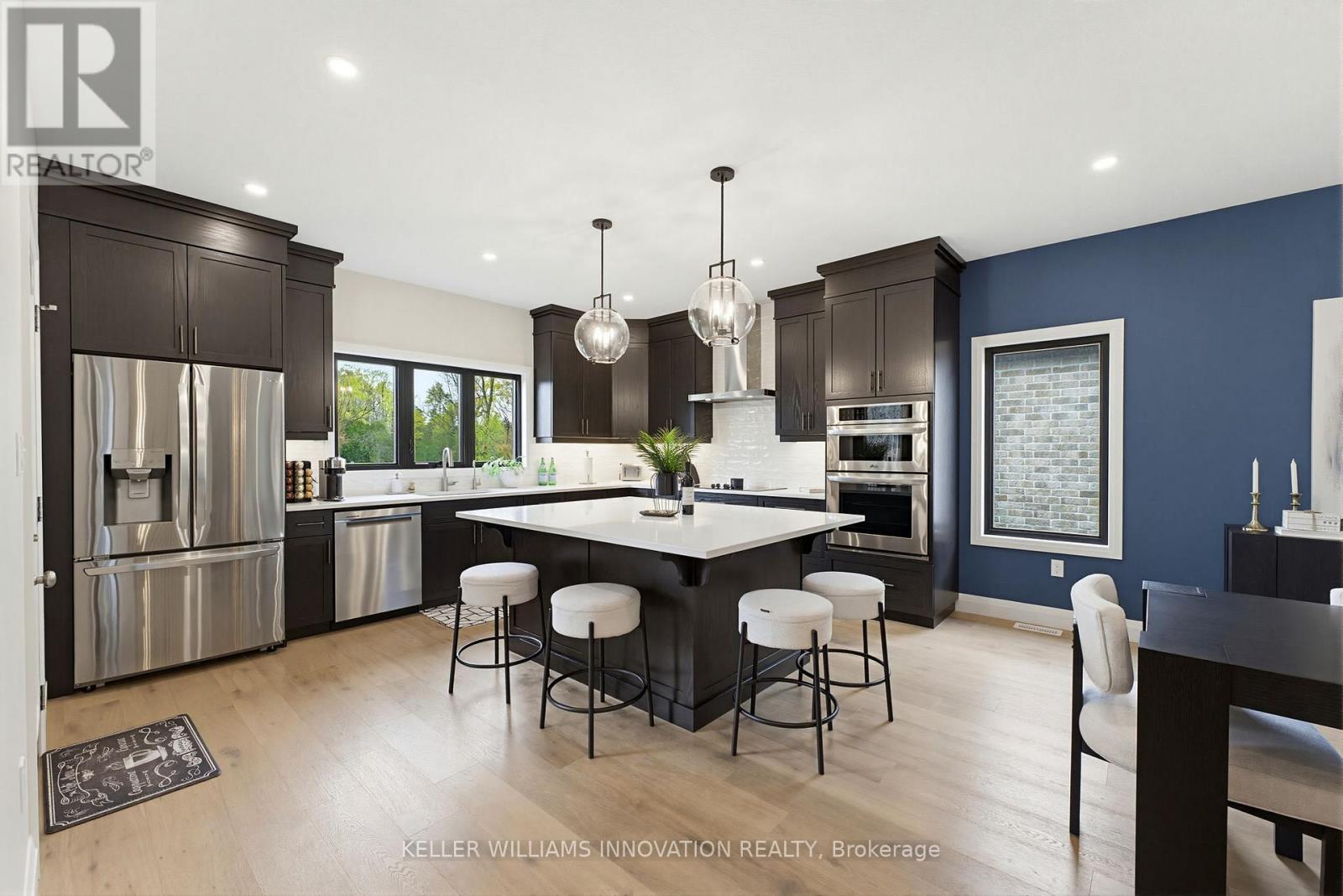 37 GILMER CRESCENT - 3
