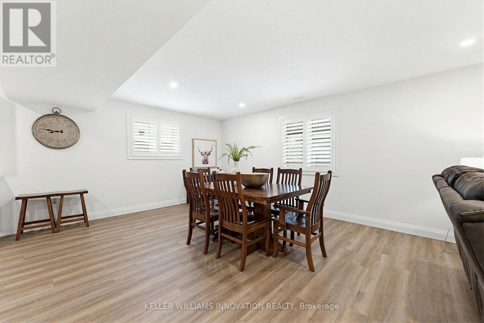 37 GILMER CRESCENT - 31