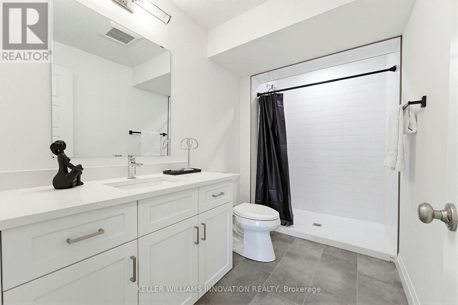 37 GILMER CRESCENT - 34