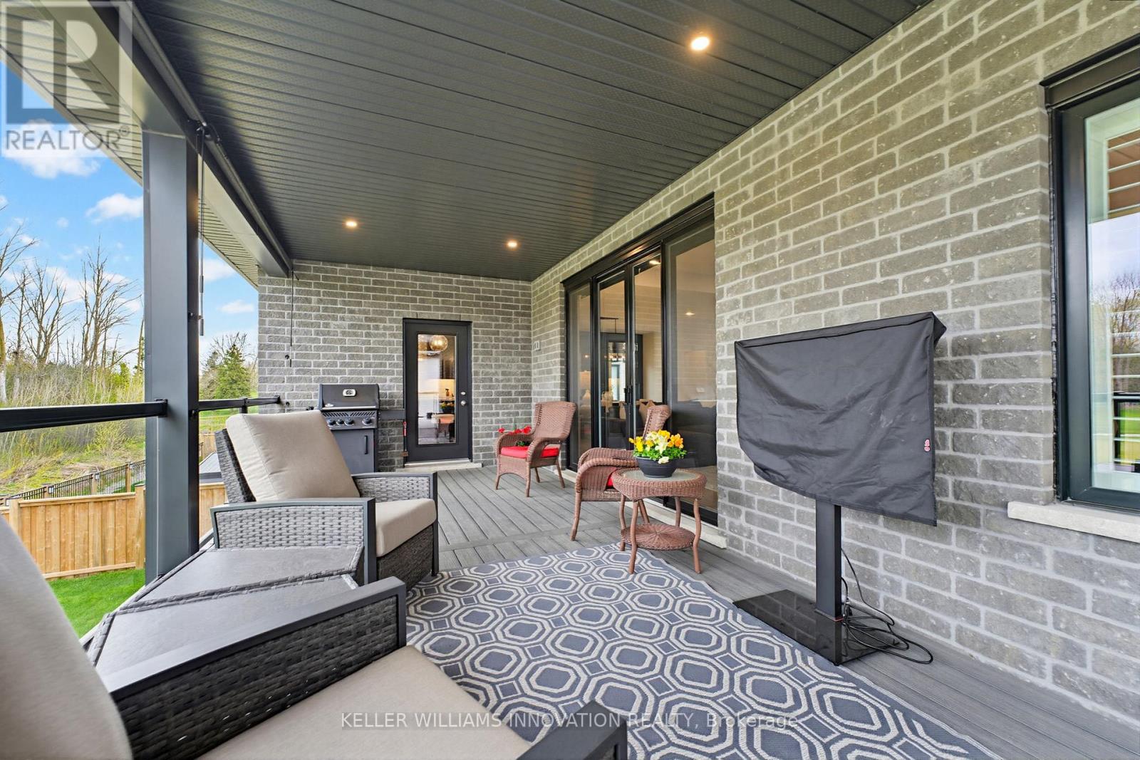 37 GILMER CRESCENT - 37