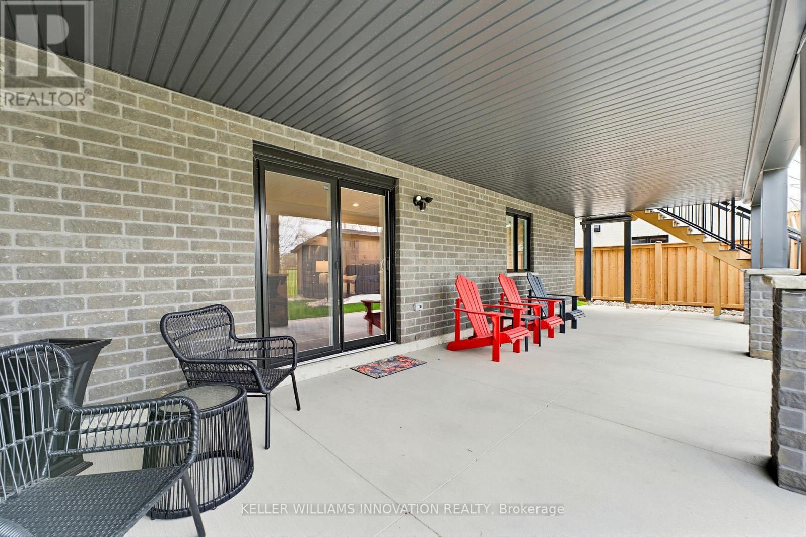 37 GILMER CRESCENT - 40