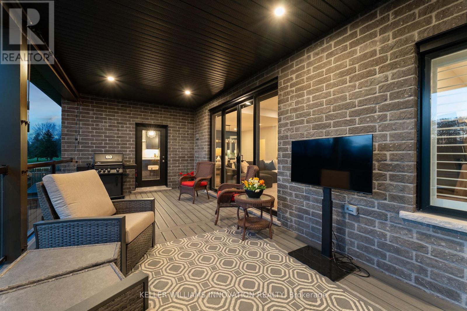 37 GILMER CRESCENT - 43