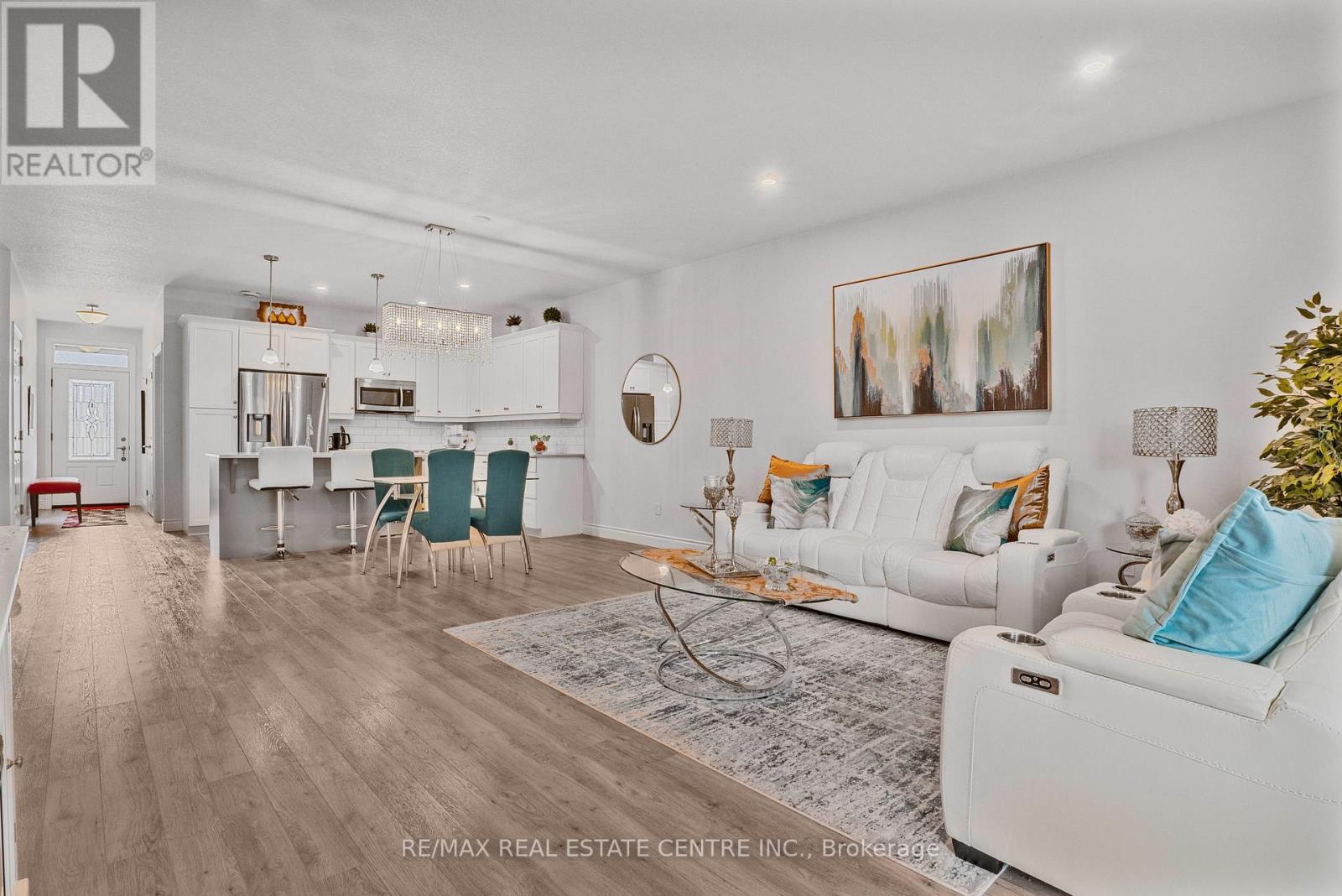 #54 375 MITCHELL ROAD S - 11