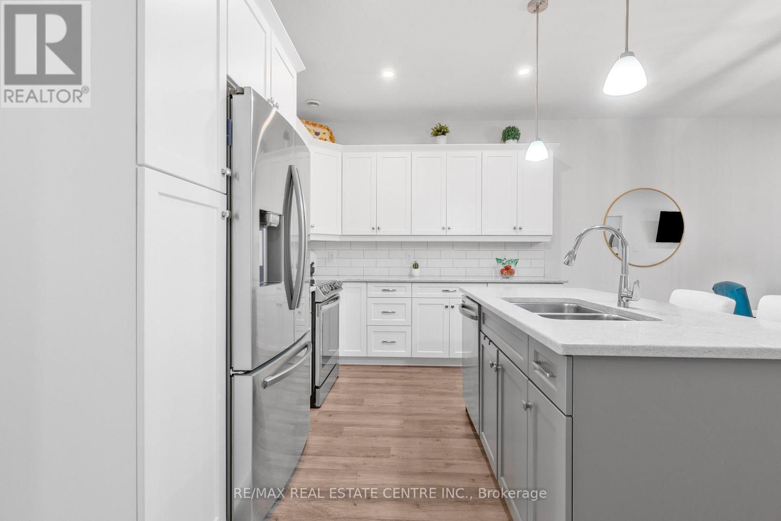 #54 375 MITCHELL ROAD S - 15