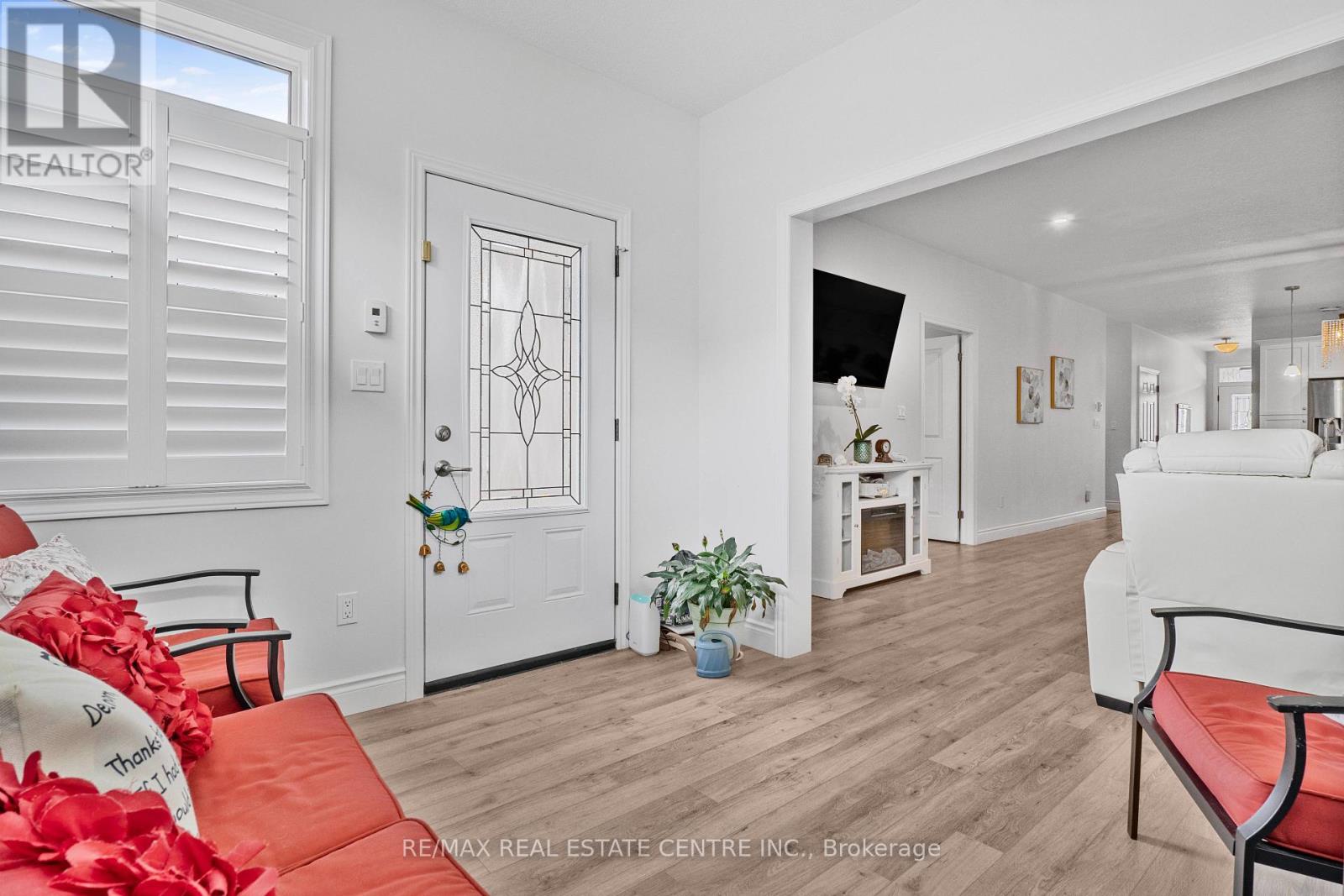 #54 375 MITCHELL ROAD S - 19
