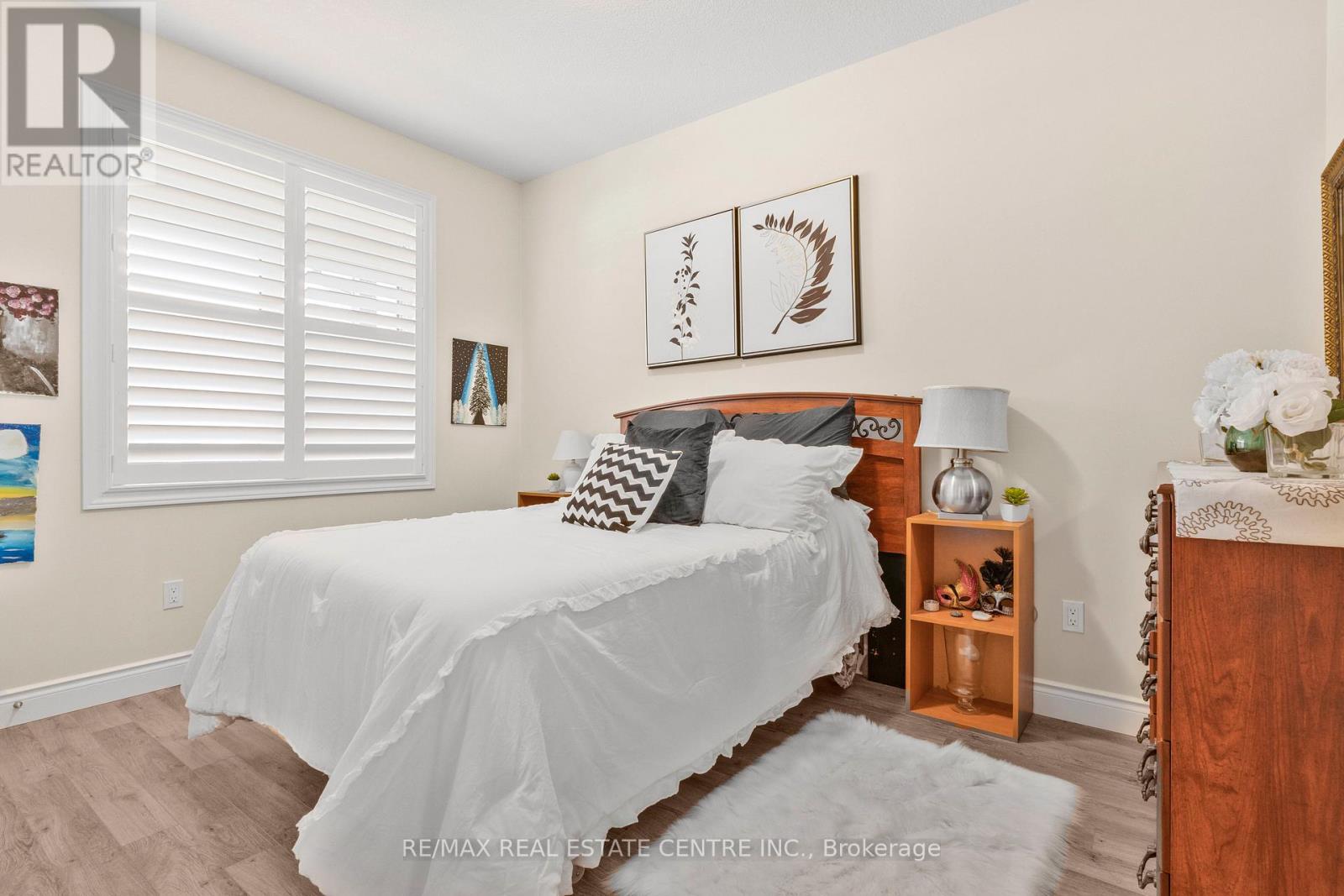 #54 375 MITCHELL ROAD S - 27