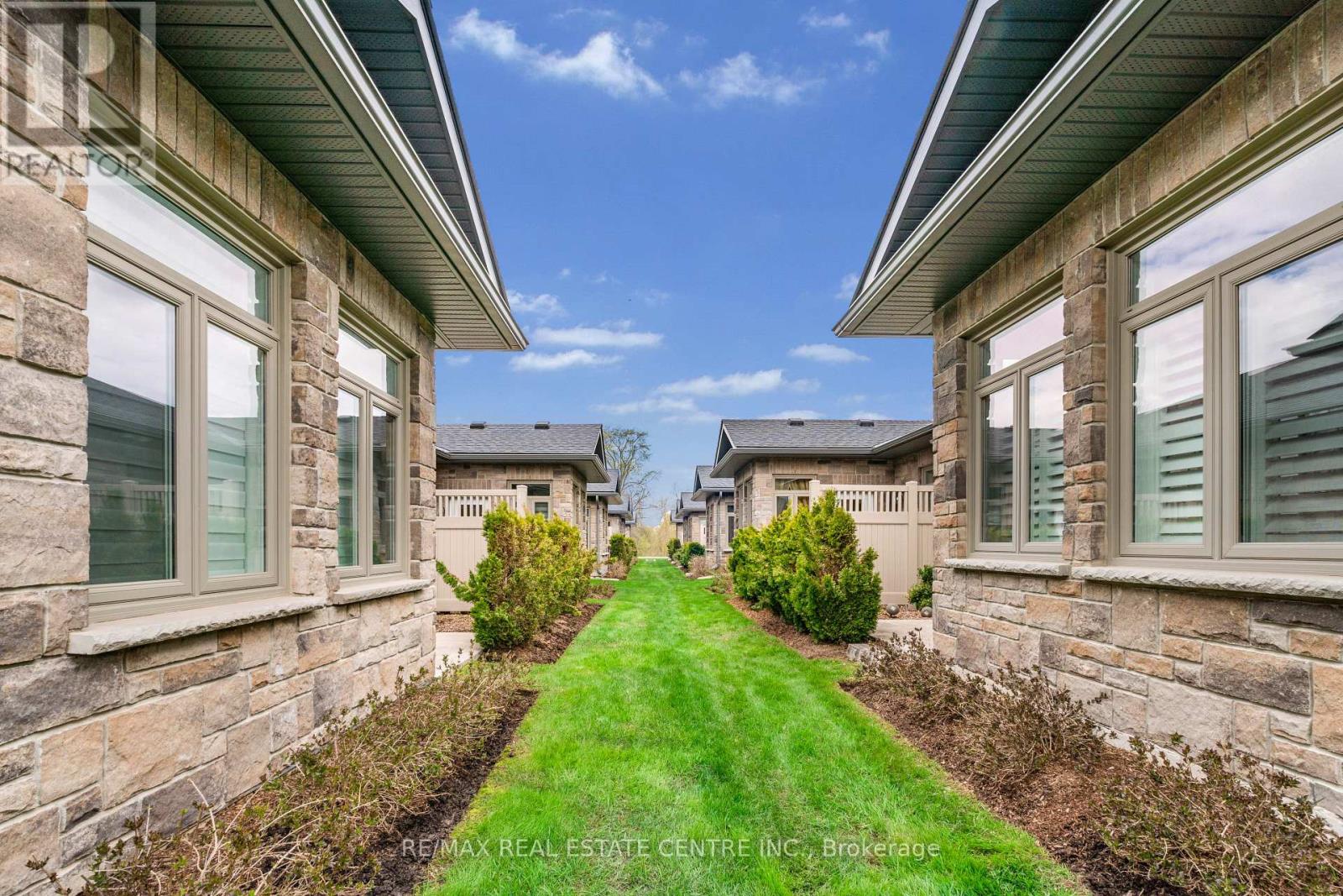 #54 375 MITCHELL ROAD S - 37