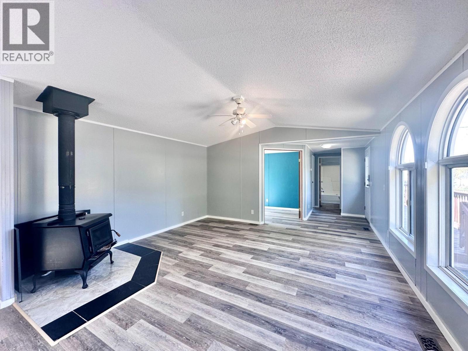 845 BEAVEN CRESCENT - 5