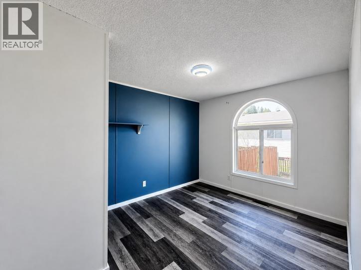 845 BEAVEN CRESCENT - 8