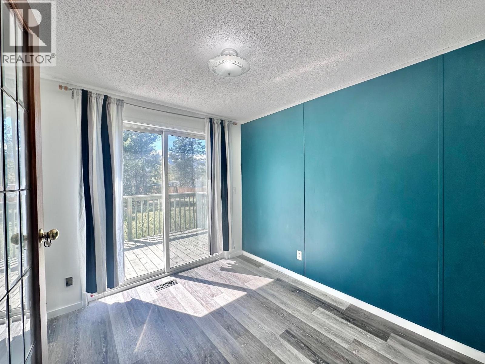 845 BEAVEN CRESCENT - 9