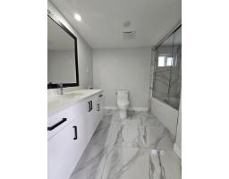 Enclosed porch - 7088 Sumas Prairie Road, Greendale, Sardis   Greendale, BC V2R4K1 Photo 7