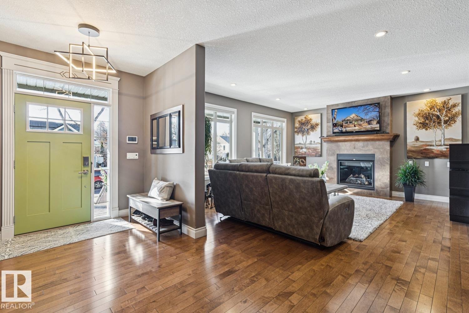 11409 63 ST NW NW - 10