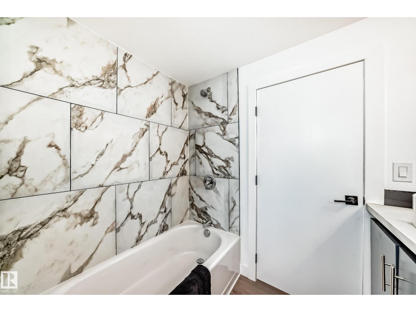 8712 89 AV NW - 16
