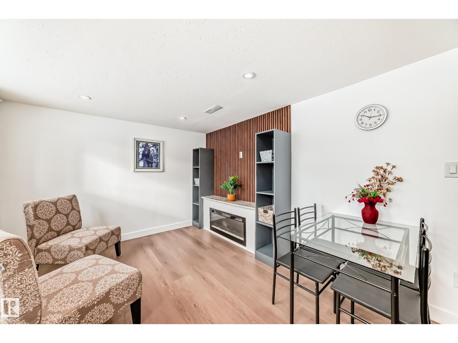 8712 89 AV NW - 22