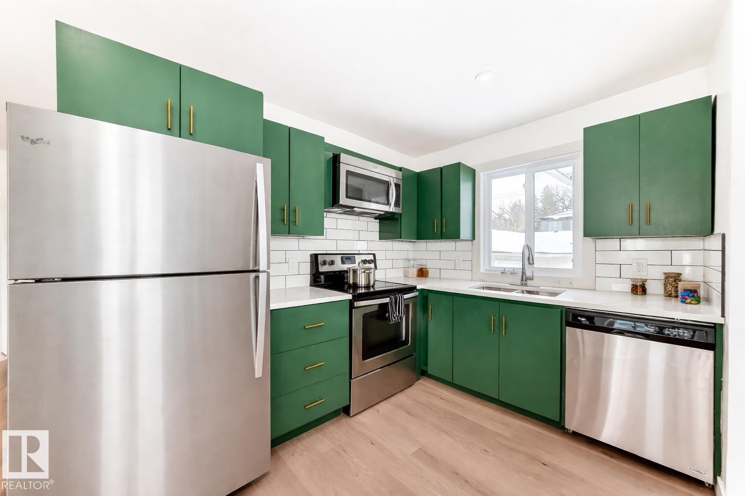 8712 89 AV NW - 4