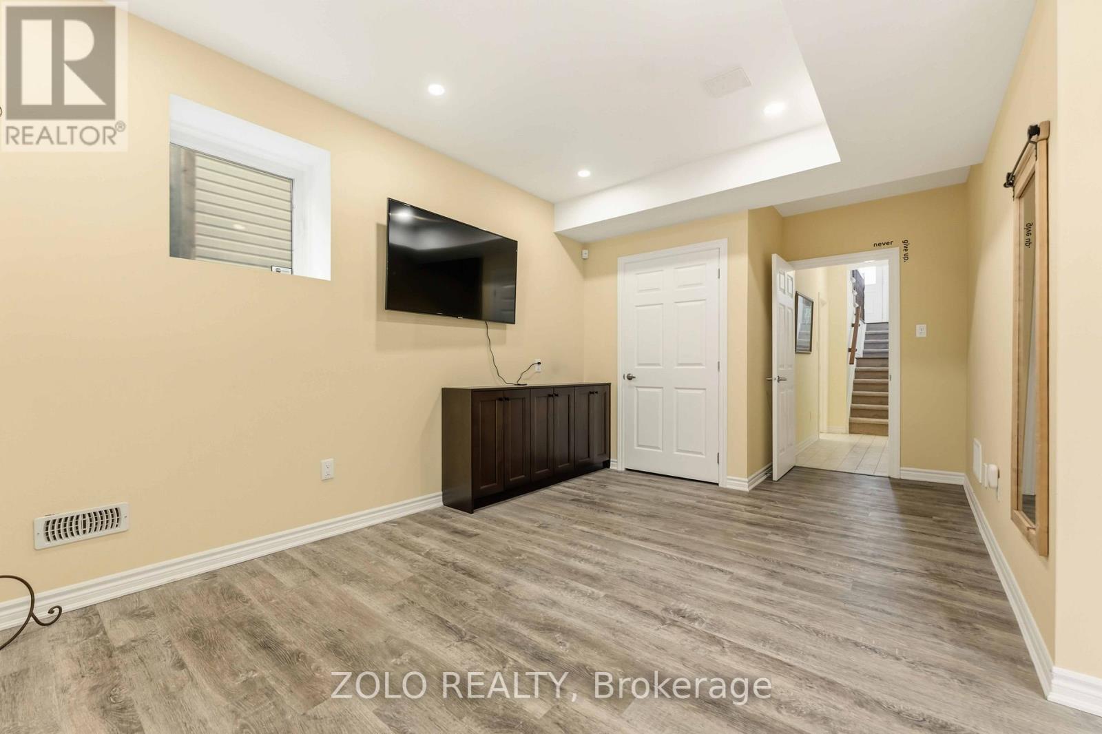 3566 CAMBRIAN ROAD - 36