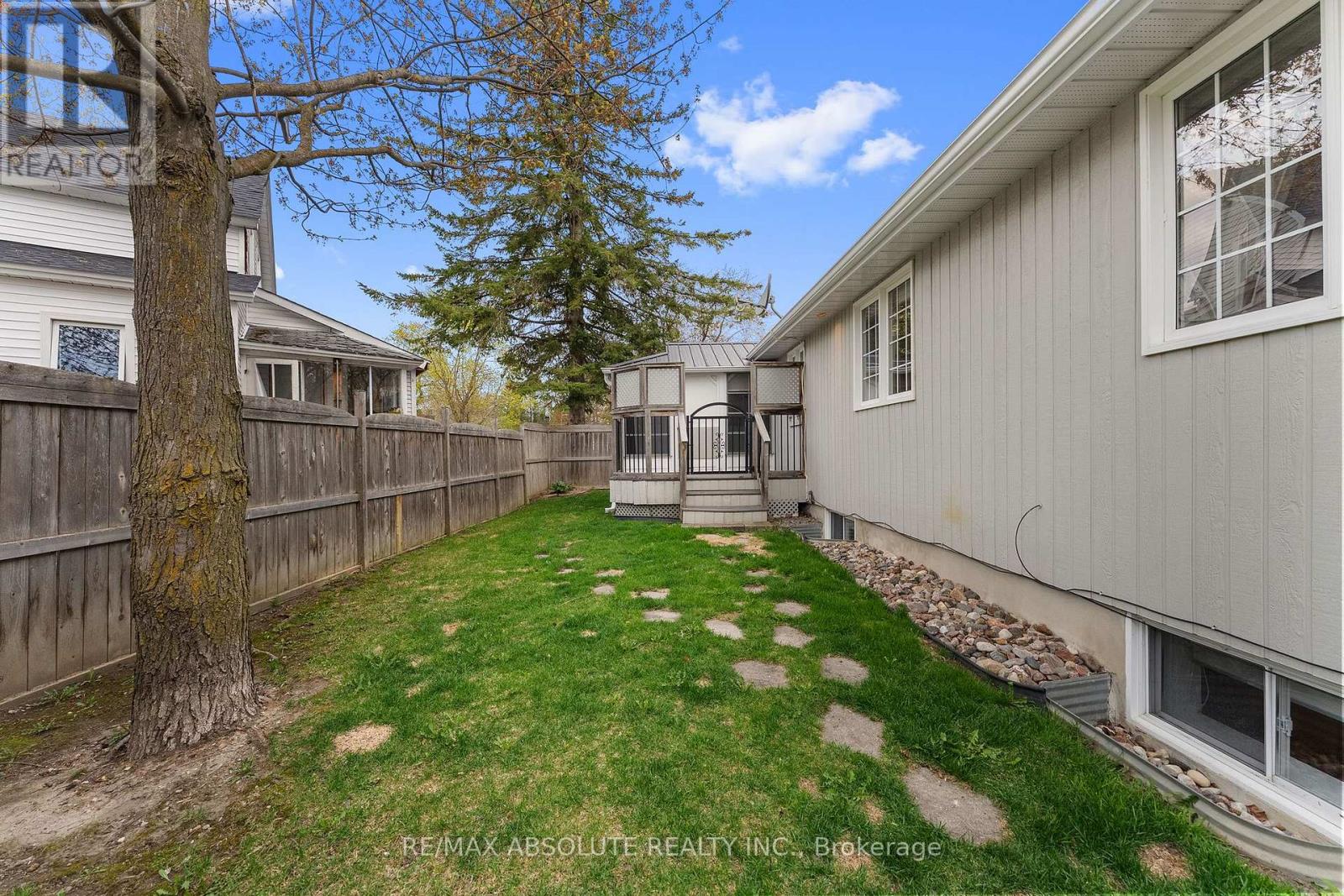 162 DAN STREET - 35