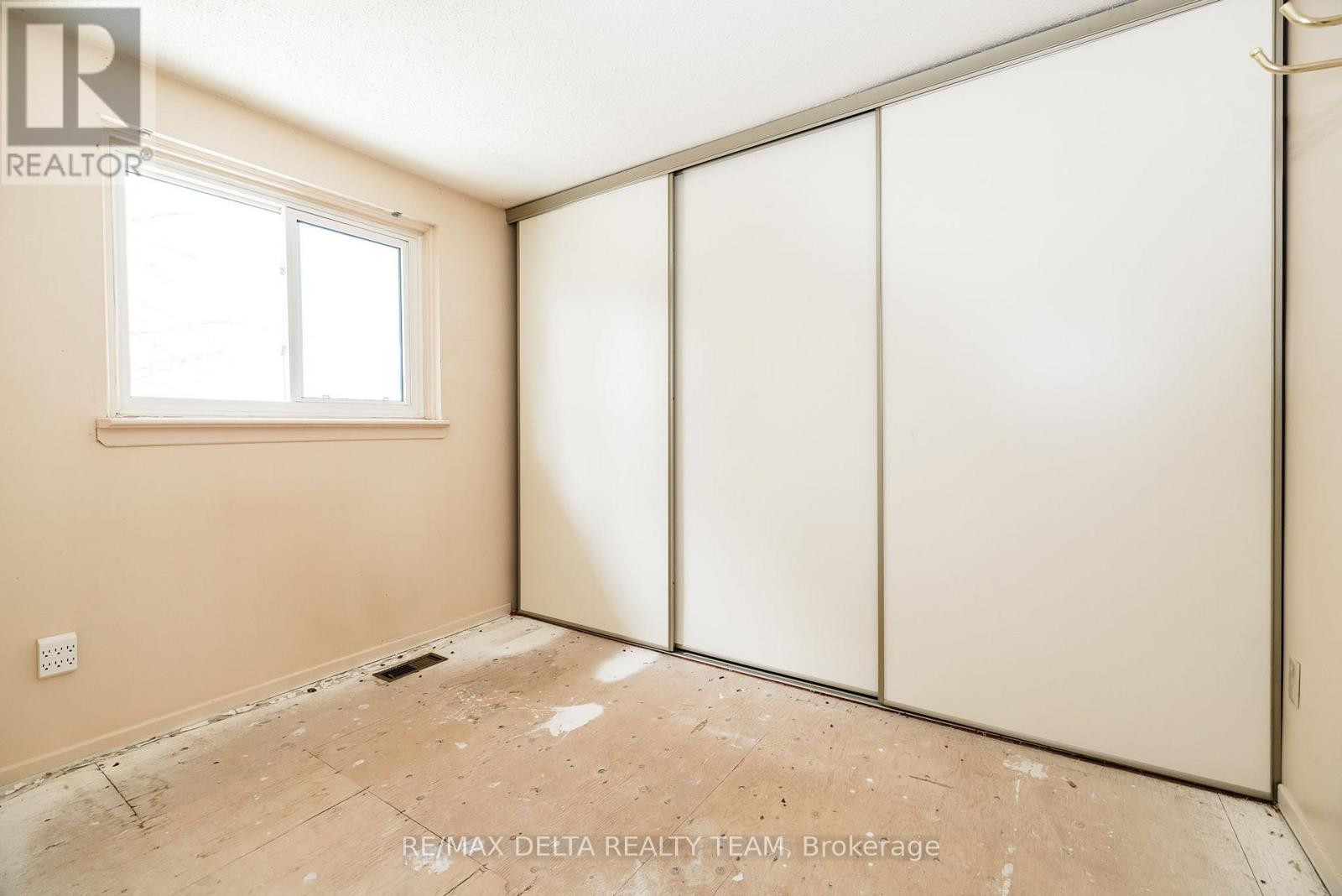 796 VINETTE CRESCENT - 13