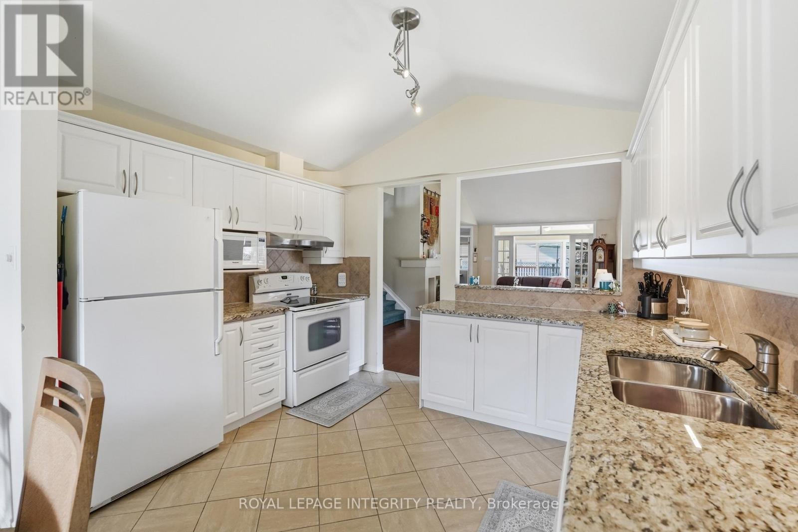 3 Bed, 3 Bath House for Rent in Ottawa – 42 SETTLER’S RIDGE WAY, Ottawa – MLS# X13105576 - Image 13