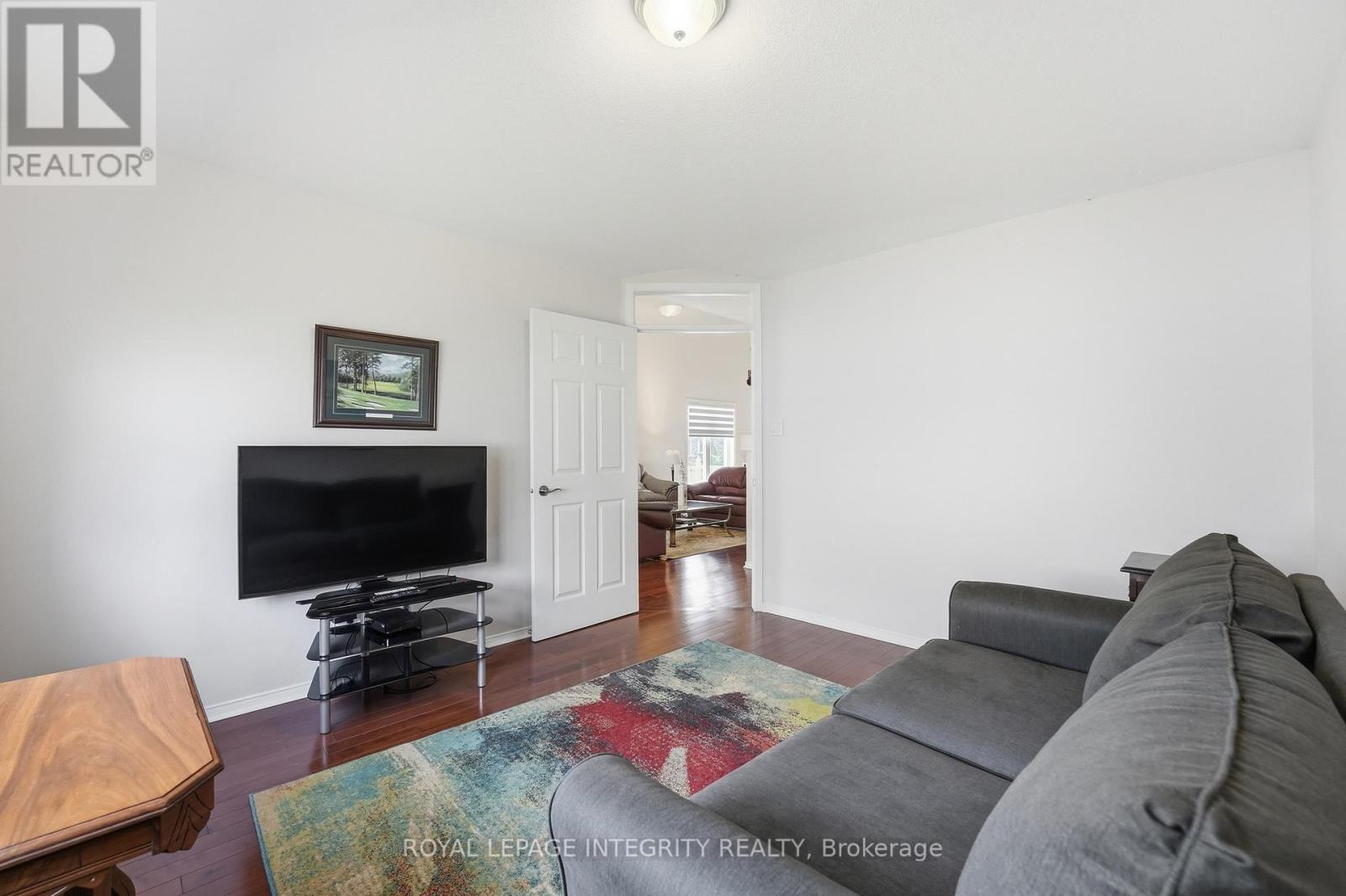 3 Bed, 3 Bath House for Rent in Ottawa – 42 SETTLER’S RIDGE WAY, Ottawa – MLS# X13105576 - Image 5