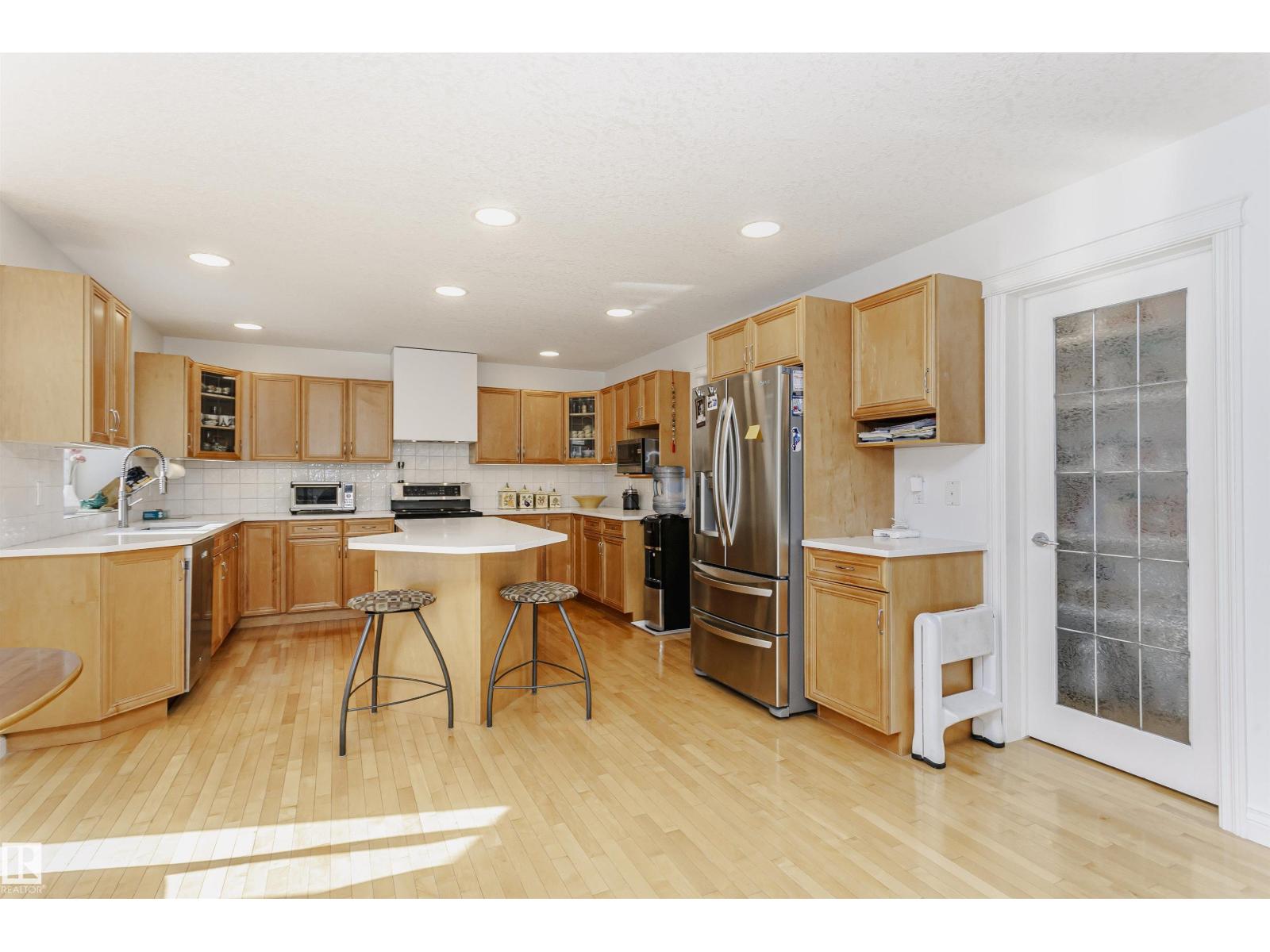 1009 TWIN BROOKS CO NW, Edmonton