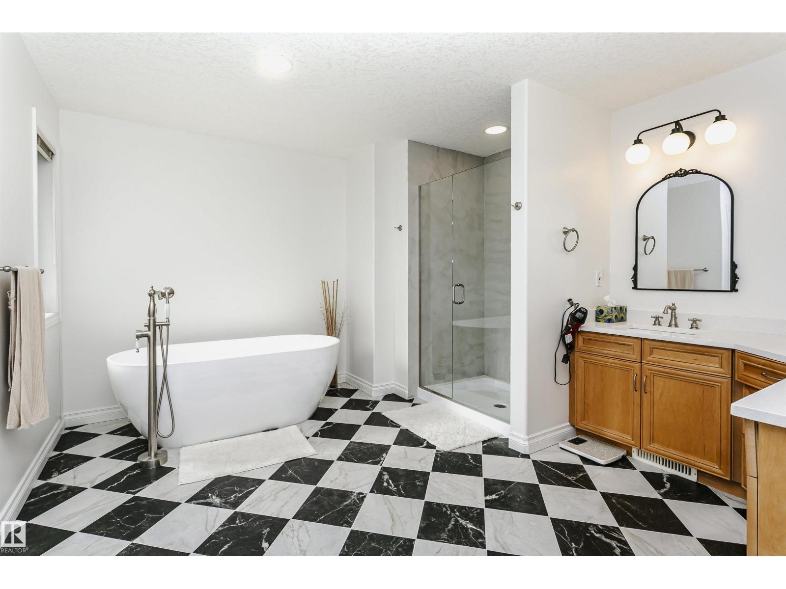 1009 TWIN BROOKS CO NW, Edmonton