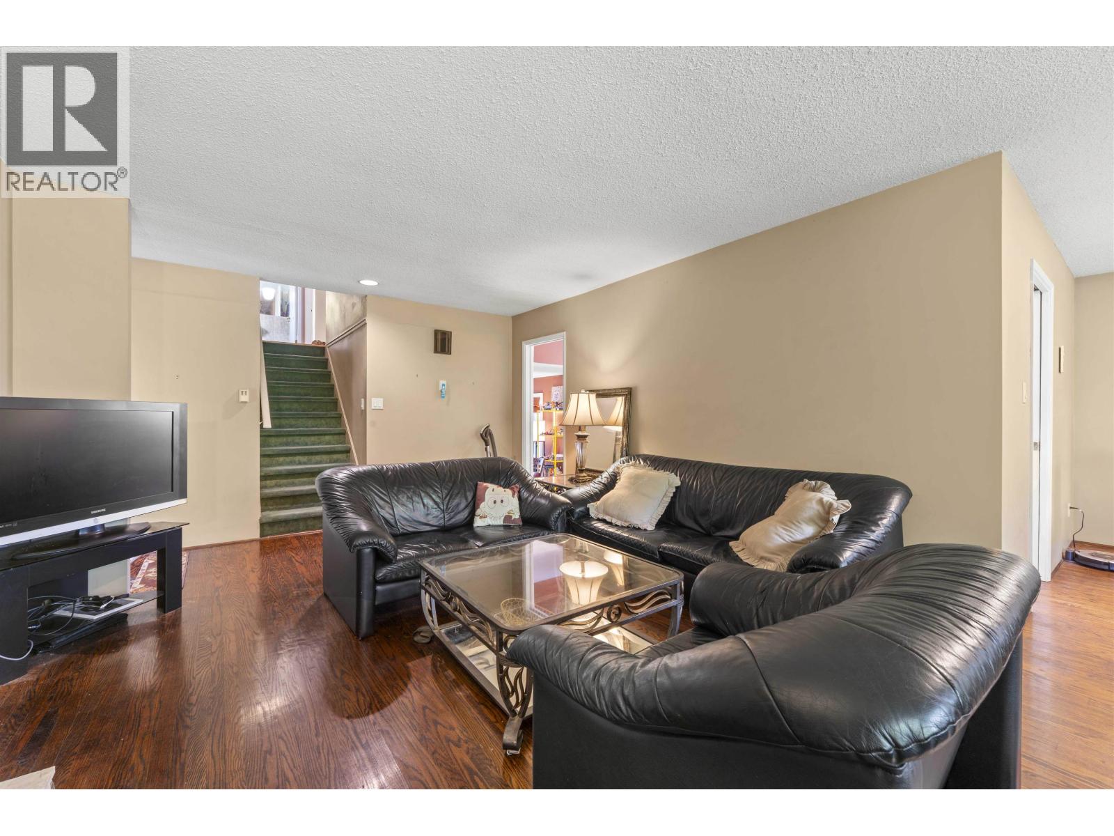 9560 GLENDOWER Drive, Richmond