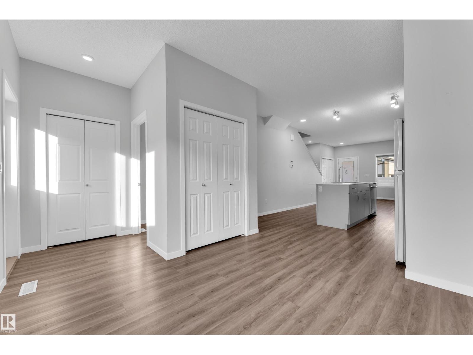 1235 16 AV NW, Edmonton