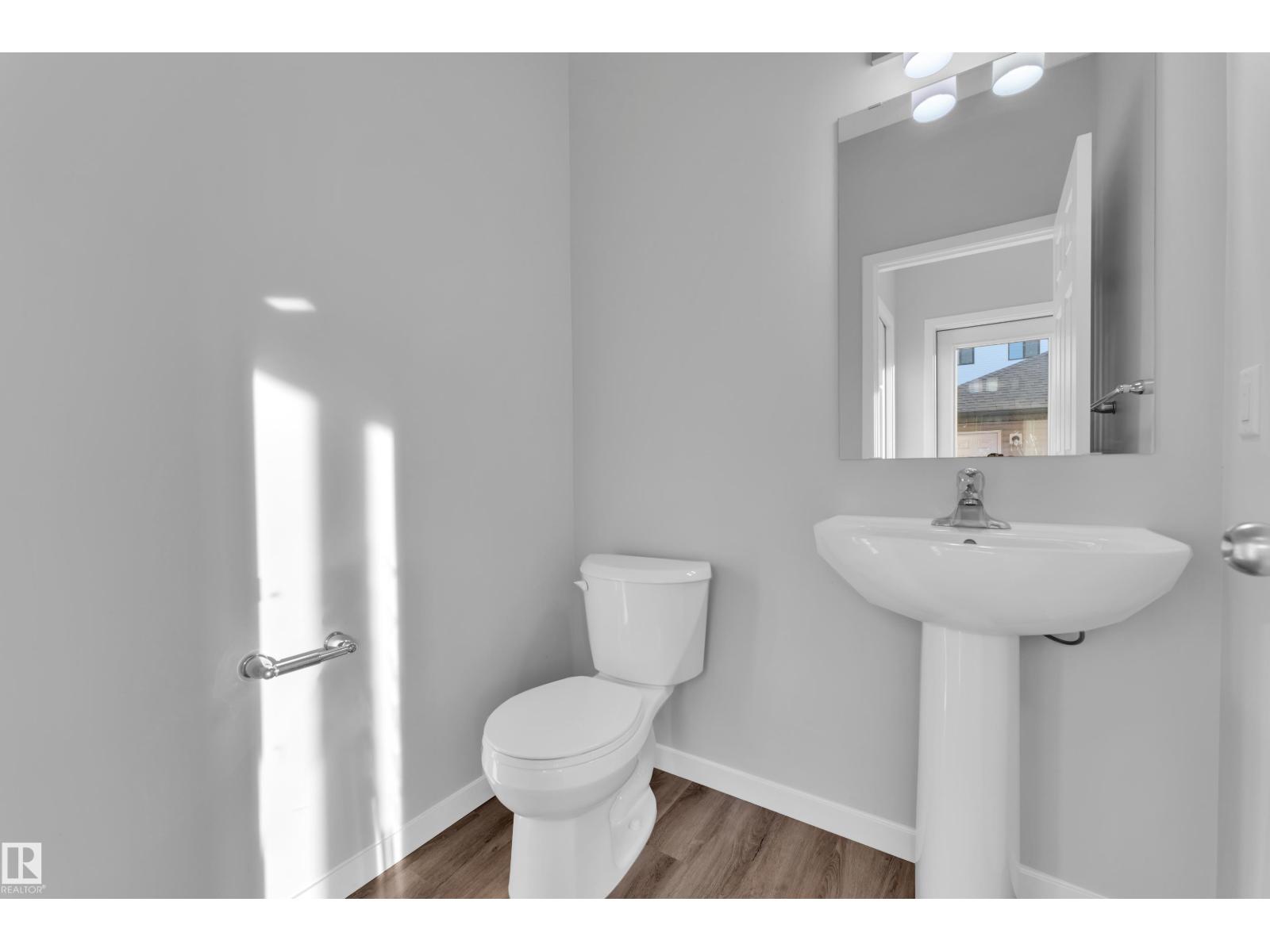 1235 16 AV NW - 17