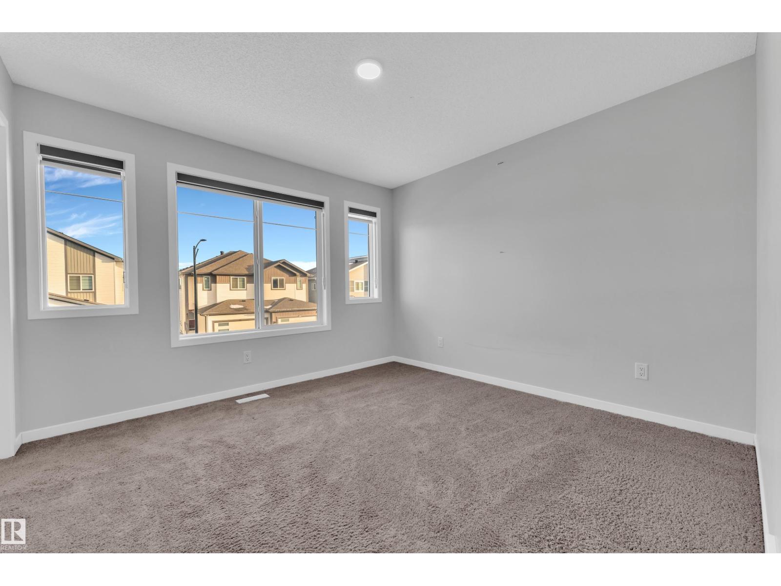 1235 16 AV NW, Edmonton