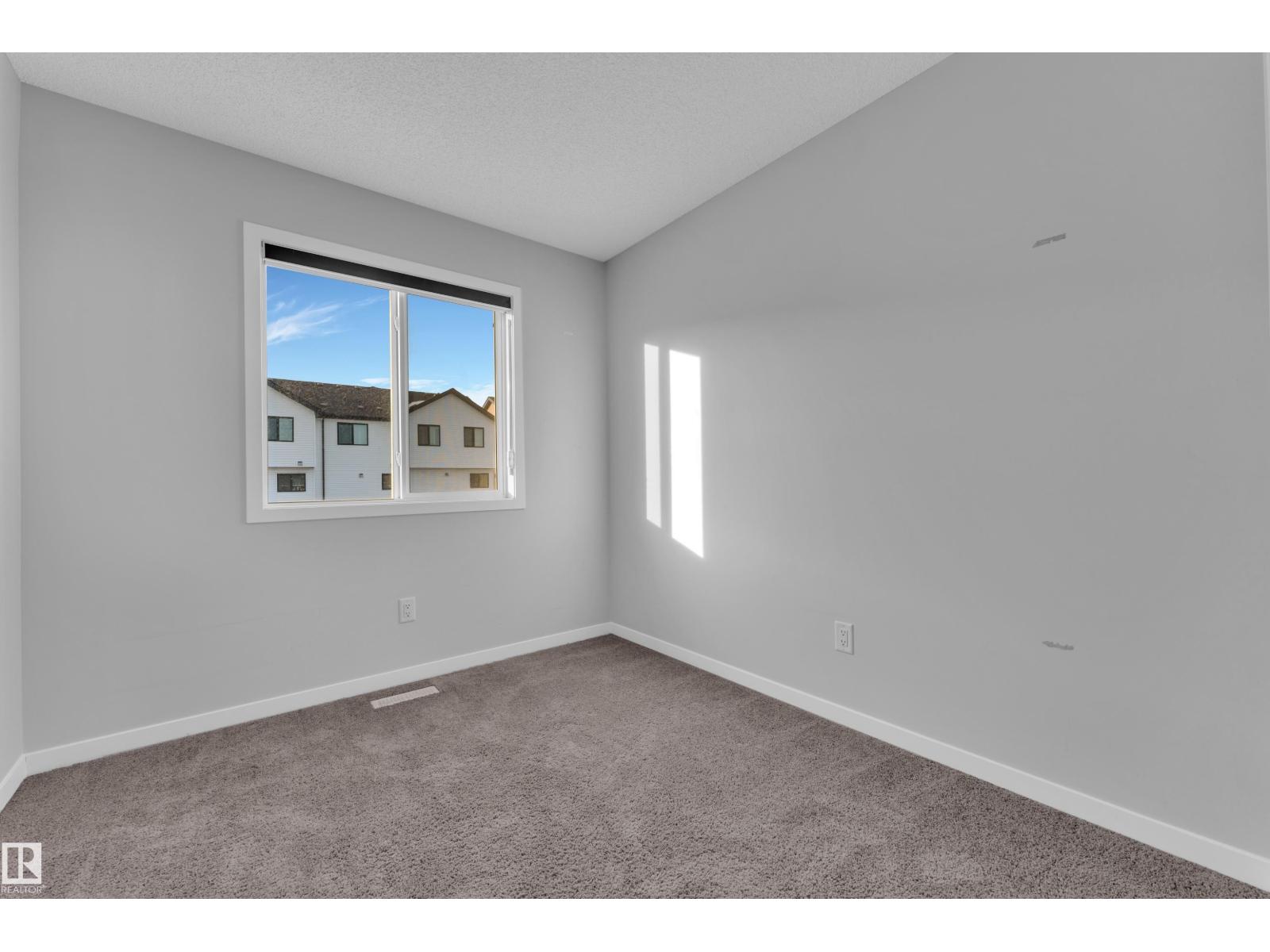 1235 16 AV NW, Edmonton